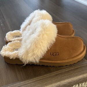 UGG Brown and Cream Fluffy Slippers Size 4